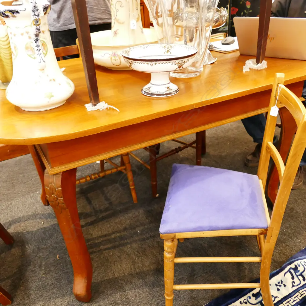 OAK DINING TABLE WITH 4 HARLEQUIN SIDE CHAIRS - TABLE 900 X 1500MM Image 1++