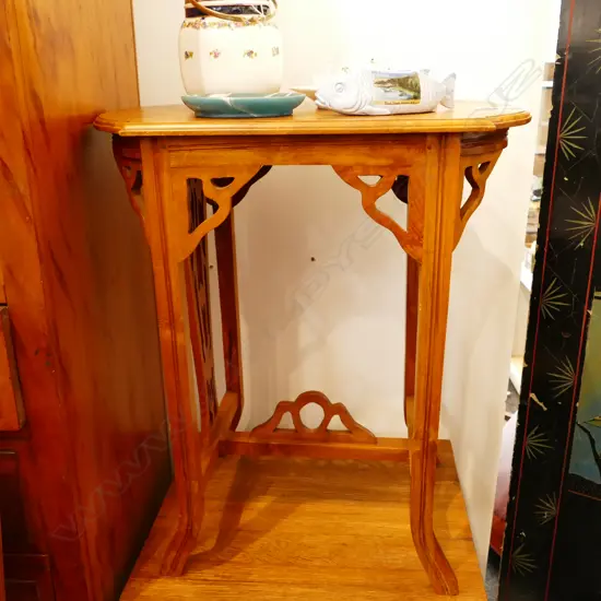 WALNUT OCCASIONAL TABLE L. 600MM