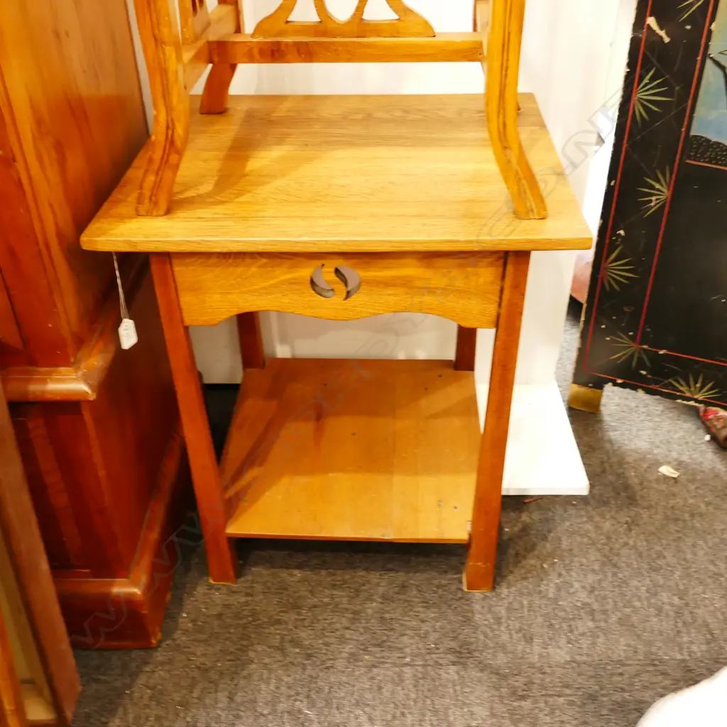 ARTS & CRAFTS SIDE TABLE W. 460MM Image 1++