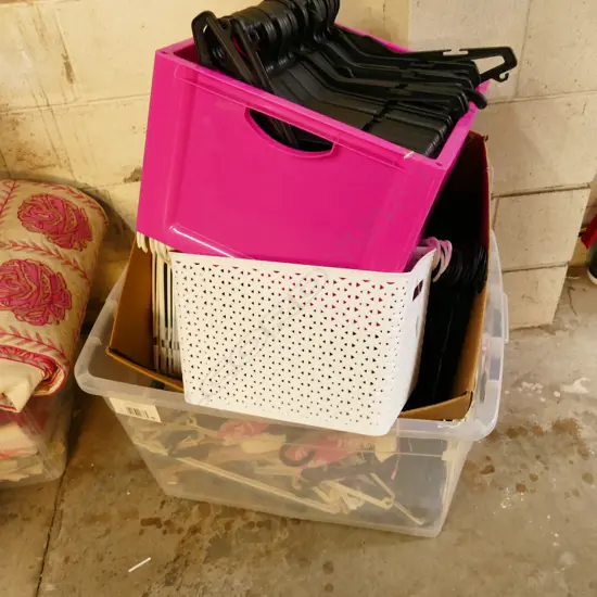 LARGE LOT COATHANGERS