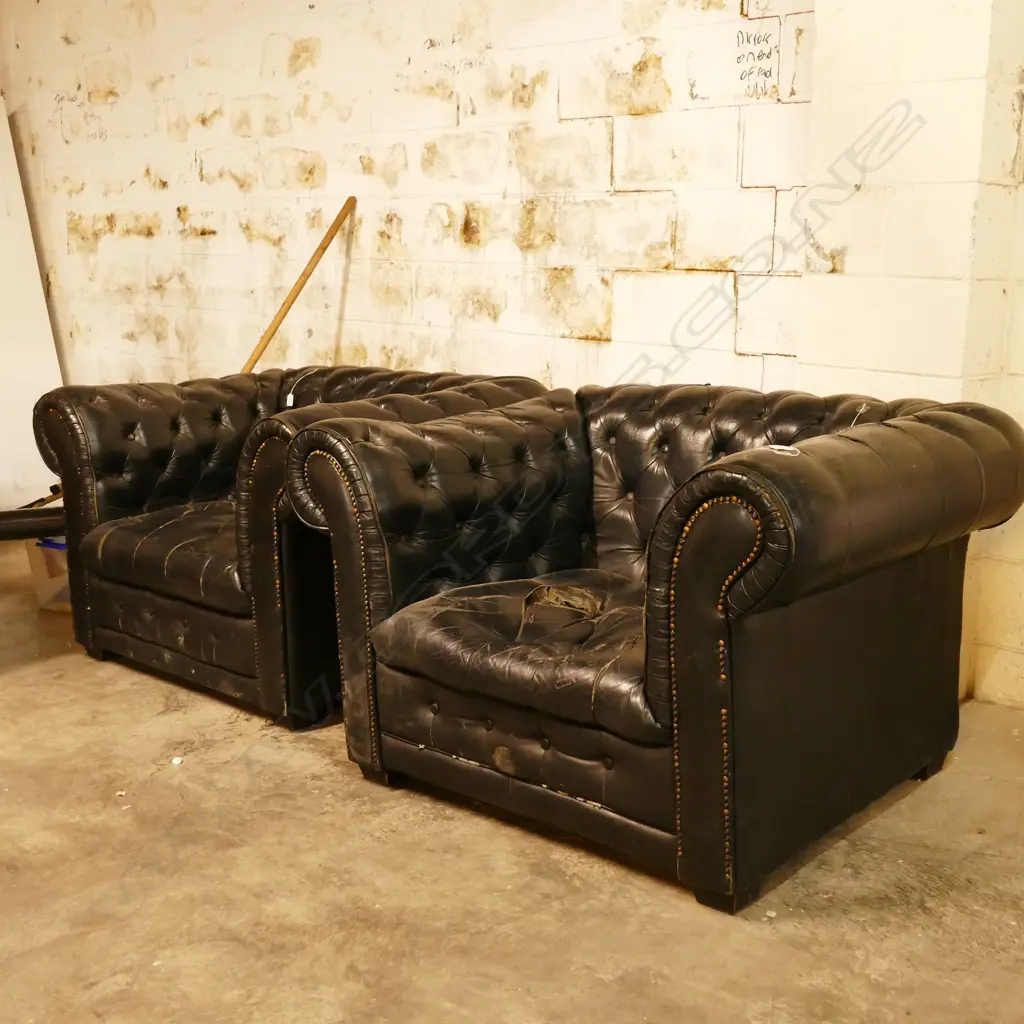 PR BLACK LEATHER CHESTERFIELD STYLE ARMCHAIRS Image 1++