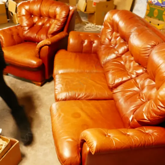 3 PC MODERN LEATHER BUTTONBACK LOUNGE SUITE