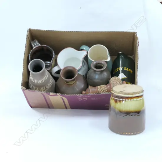 LOT ASST CERAMICS INCL. CROWN LYNN / DENBY ETC