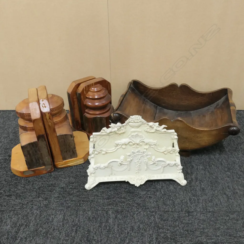 ENGLISH OAK CHEESE HOLDER / 2 PRS FENCE POST BOOKENDS ETC Image 1++