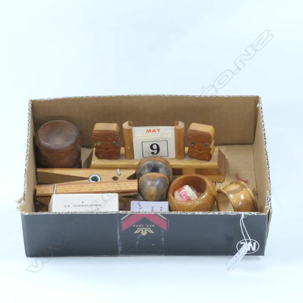 SEL. VINTAGE NZ INLAID WOODS SMALL ITEMS ETC Image 1++