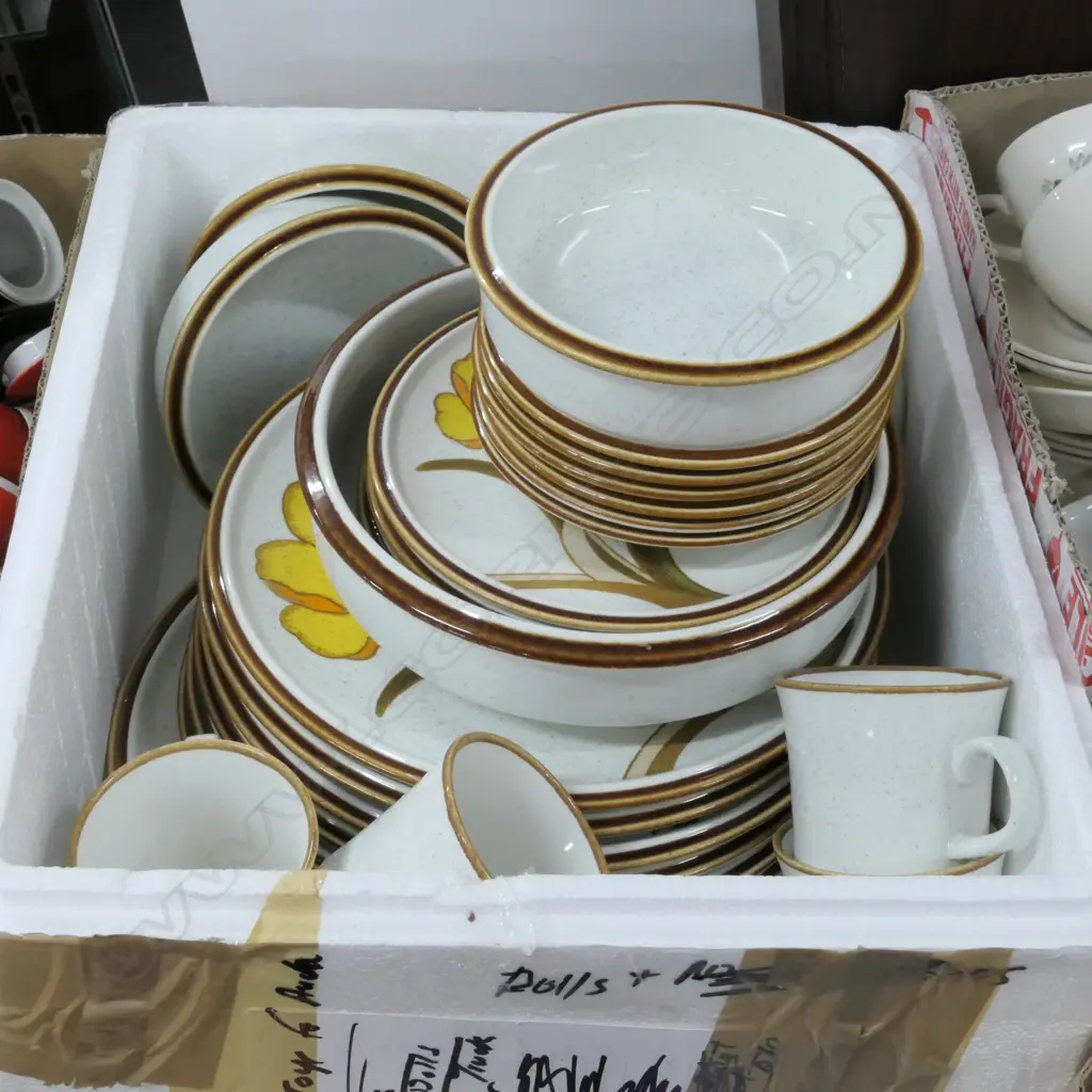 JAPANESE "MIKASA" PART DINNER SERVICE Image 1++