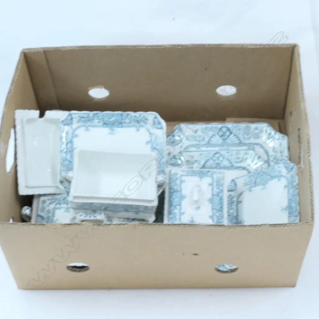 4 VICT. LIDDED TUREENS AND SAUCERS Image 1++