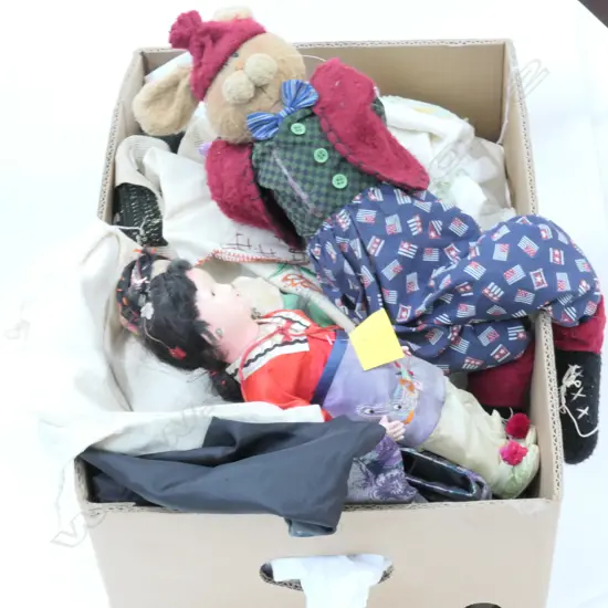 BOX OF HANDMADE TABLECLOTHS/ NAPKINS ETC & 3DOLLS