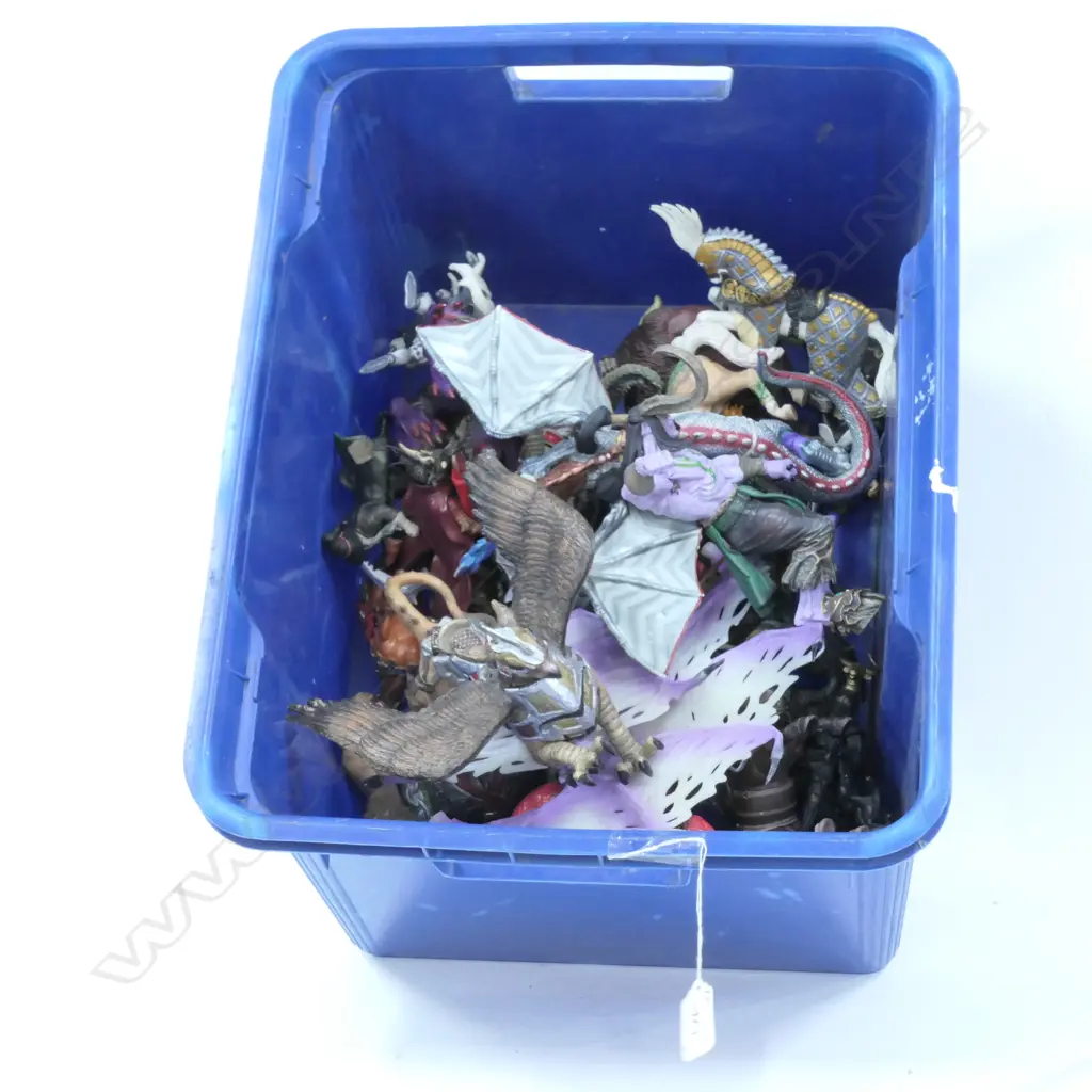 BOX OF DRAGONS AND KNIGHTS FIGURES Image 1++