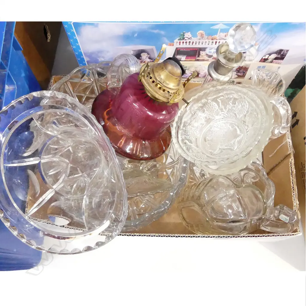 ASST GLASSWARE / LAMPS / CRYSTAL ETC Image 1++