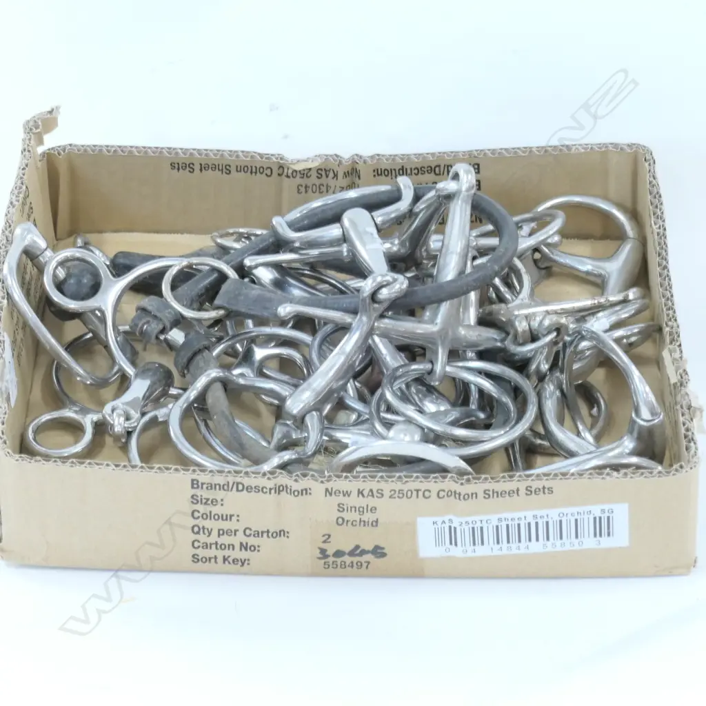 BOX ASST HORSE BITS Image 1++