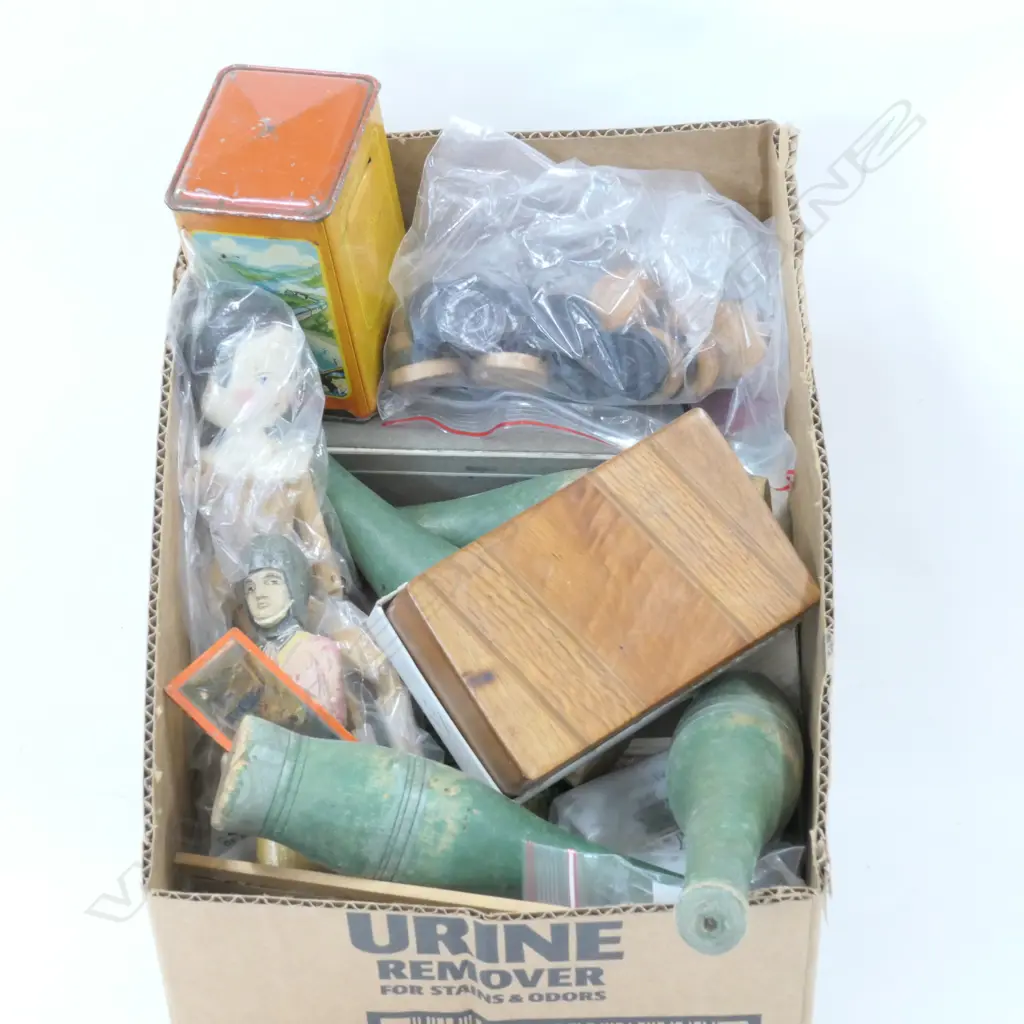 LOT ASST VINTAGE GAMES / DOLLS / SKITTLES ETC Image 1++