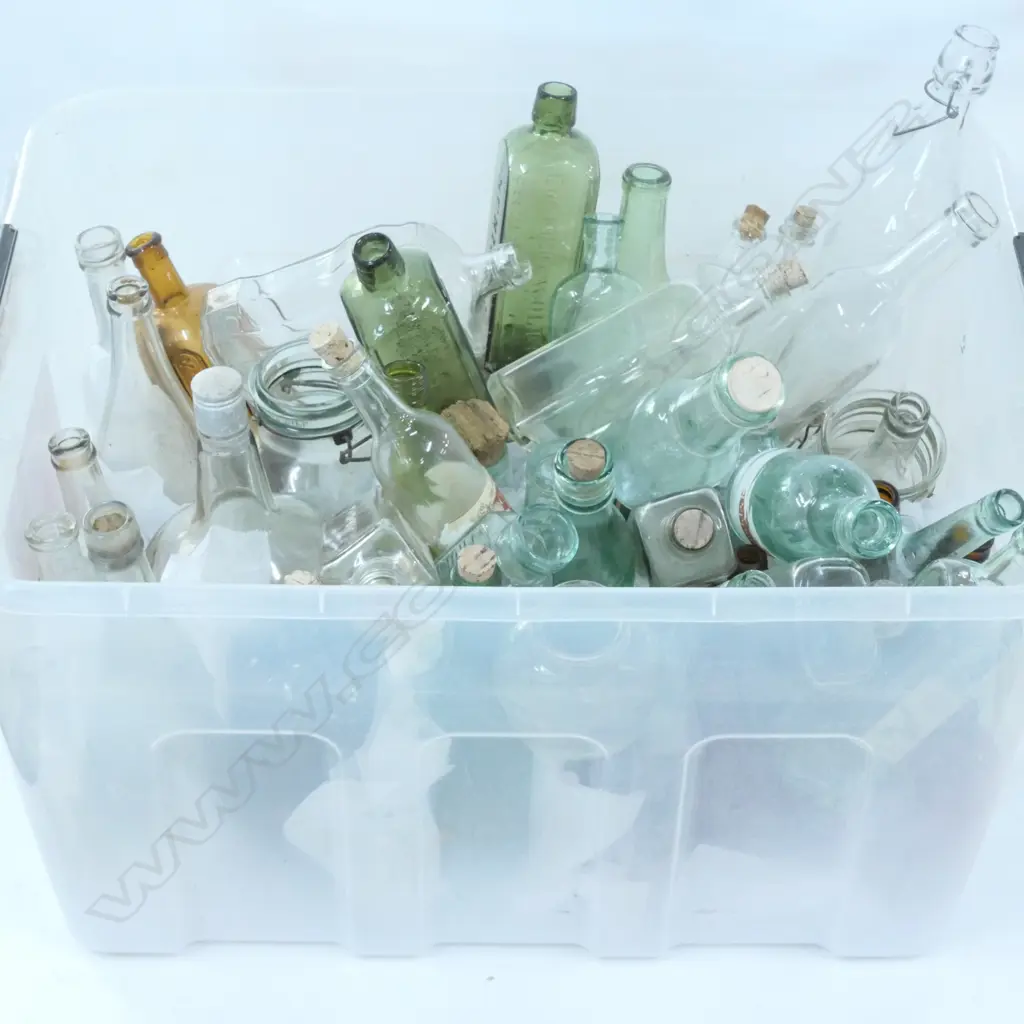 LOT ASST ANTIQUE BOTTLES Image 1++