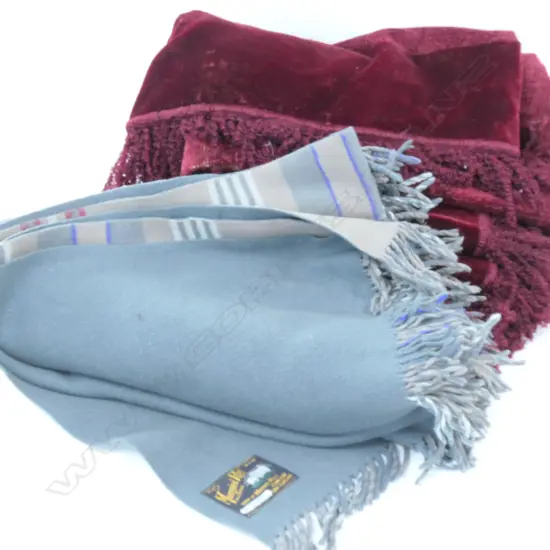 VICT. TABLE COVER AND BLANKET