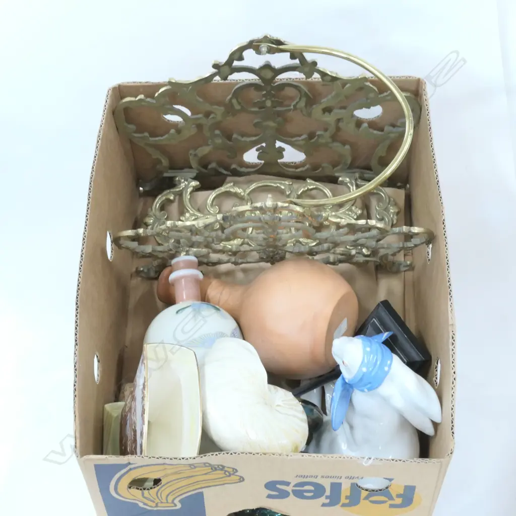 BOX LOT - MAGAZINE RACK, RABBIT, RESIN NAUTILUS, VASES Image 1++