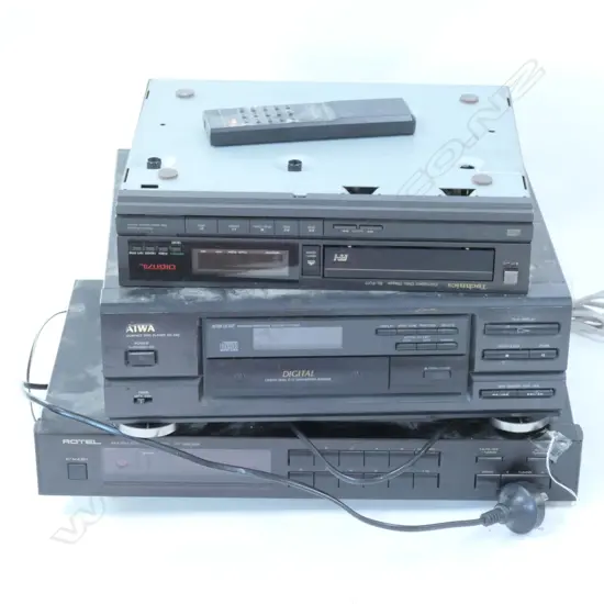 STEREO EQUIPMENT 2 CD PLAYERS / ROTEL RT-940AX AM/FM RECEIVER