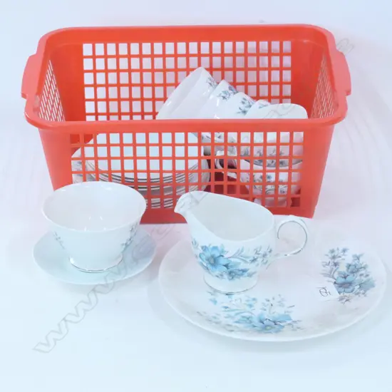 21 PIECE QUEEN ANNE TEA SET