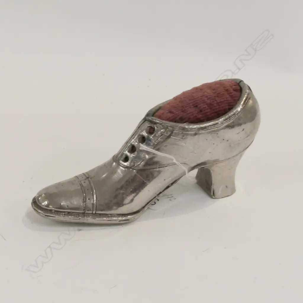 SHOE PIN CUSHION L. 150 Image 1++