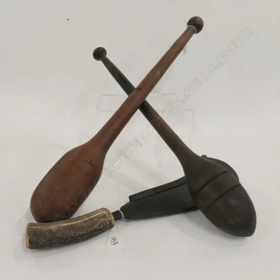 BONE HANDLED CARVING KNIFE AND TWO INDIAN EXERCISE CLUBS LONGEST L. 520MM