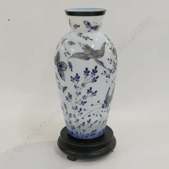 VICT. H/PAINTED MILK GLASS VASE ON STAND