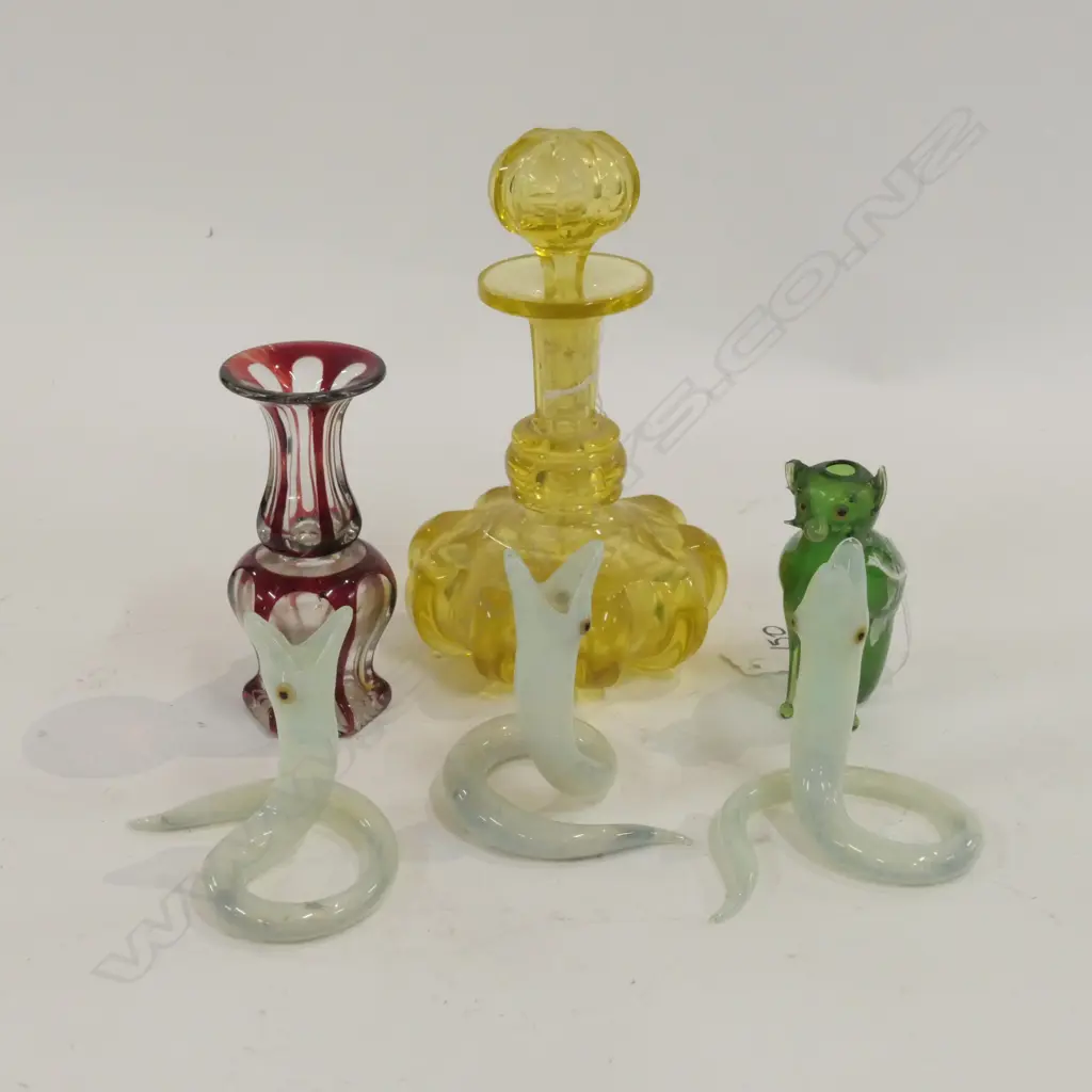 GLASS ANIMALS X 4 / GLASS AND SCENT BOTTLE Image 1++