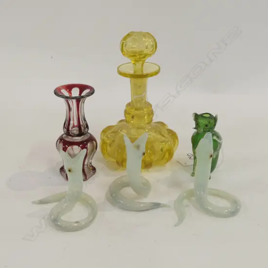 GLASS ANIMALS X 4 / GLASS AND SCENT BOTTLE