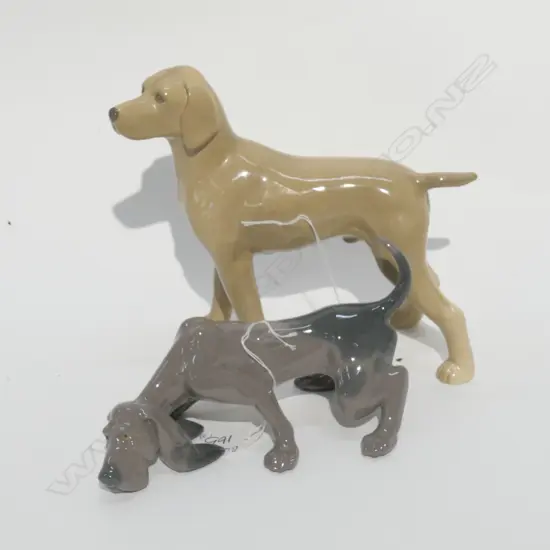 LLADRO GREYHOUND WITH AN ENGLISH DOG L 210 MM