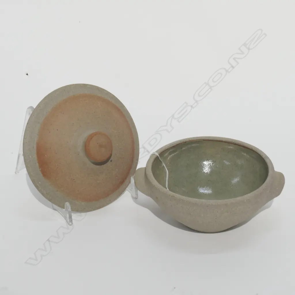 DAVID LEACH LOWERDOWN POTTERY STONEWARE LIDDED SOUP BOWL, Image 1++