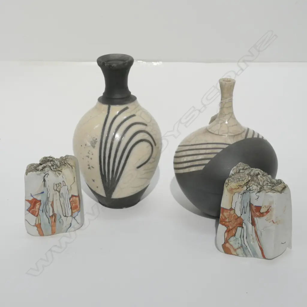 A PAIR OF ORGANIC POTTERY FORMS BY JULIA VAN HELDEN  PR NZ STUDIO POTTERY VASES Image 1++
