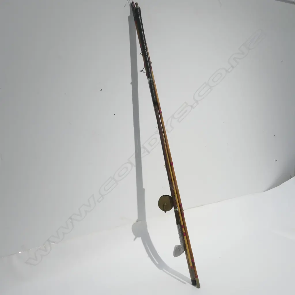 CANE FISHING ROD, REEL & GOLF CLUB Image 1++