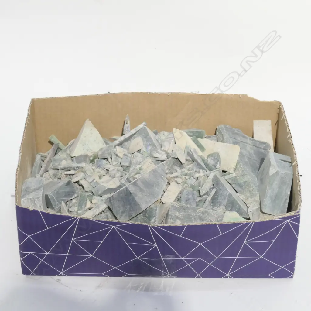 ASSORTED GREENSTONE / POUNAMU PIECES Image 1++