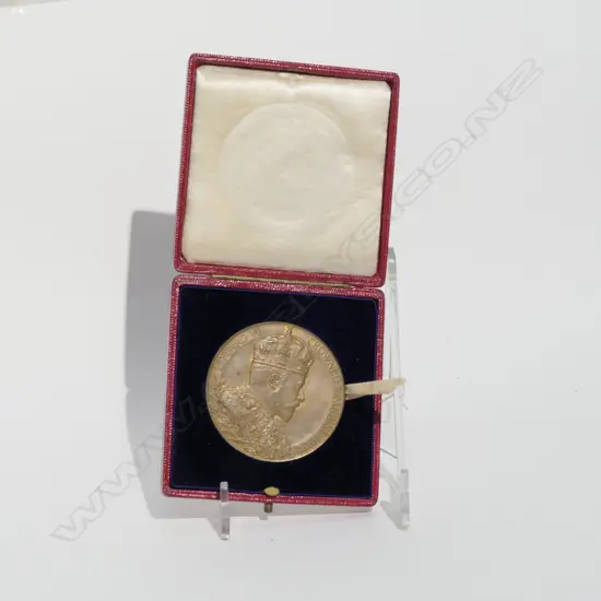 EDWARD 7TH 1902 CORONATION MEDAL, BOXED