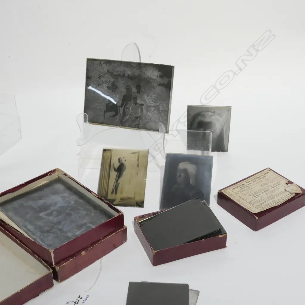 3 BOXES 19TH C. GLASS NEGATIVES - EGYPT / BOATS / PORTRAITS Image 1++