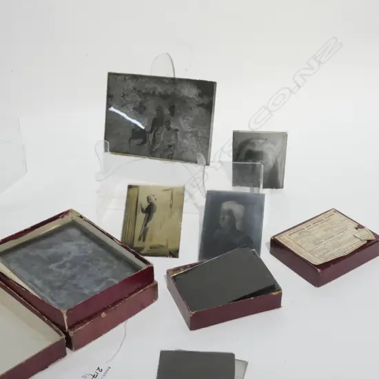 3 BOXES 19TH C. GLASS NEGATIVES - EGYPT / BOATS / PORTRAITS