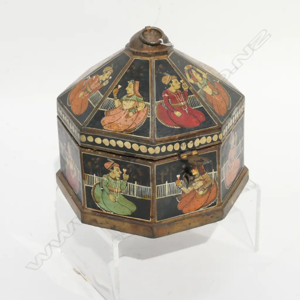 DECORATED INDIAN BOX  Image 1++