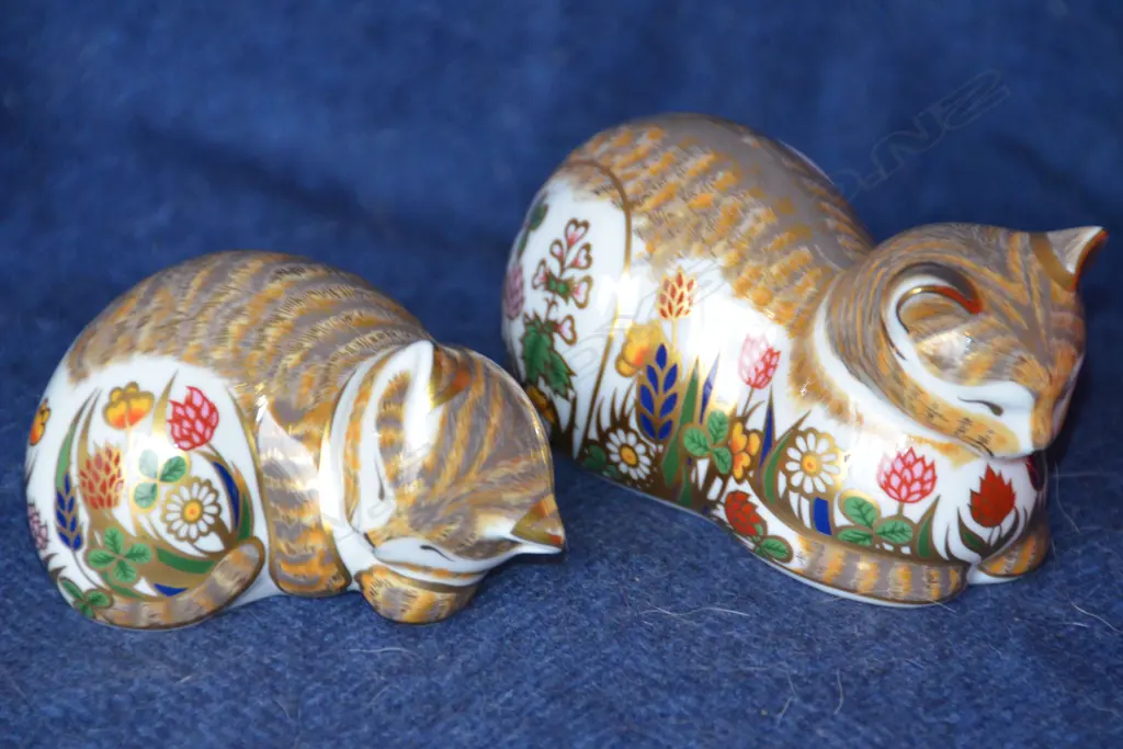 ROYAL CROWN DERBY 'COTTAGE GARDEN CAT & KITTEN Image 1++