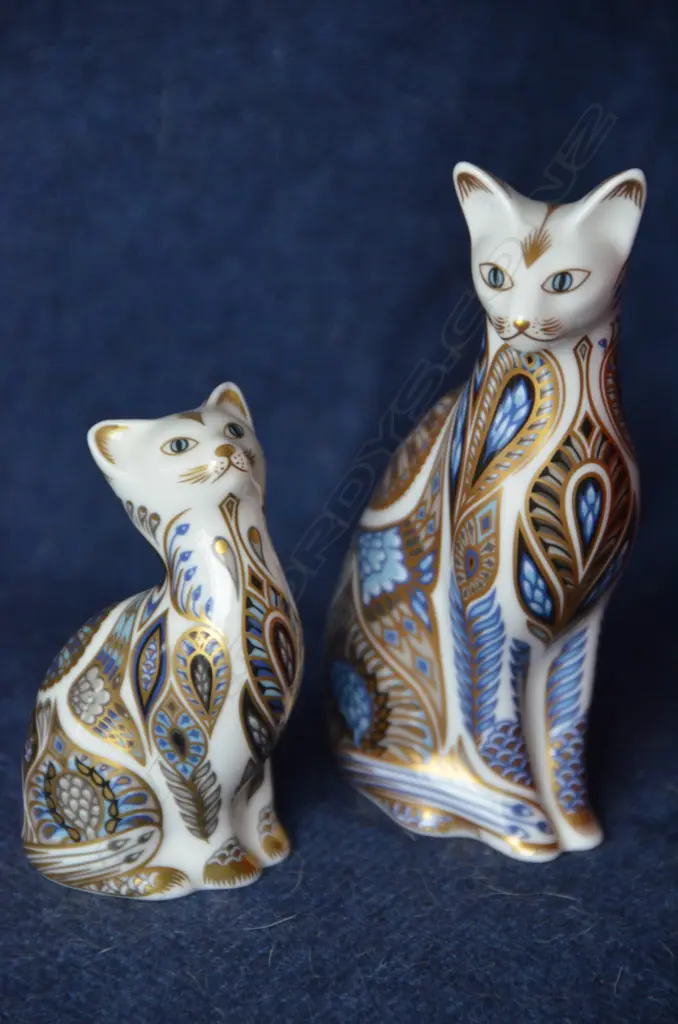 ROYAL CROWN DERBY SIAMESE BLUE POINT CAT & KITTEN  Image 1++