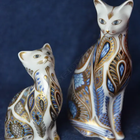 ROYAL CROWN DERBY SIAMESE BLUE POINT CAT & KITTEN 