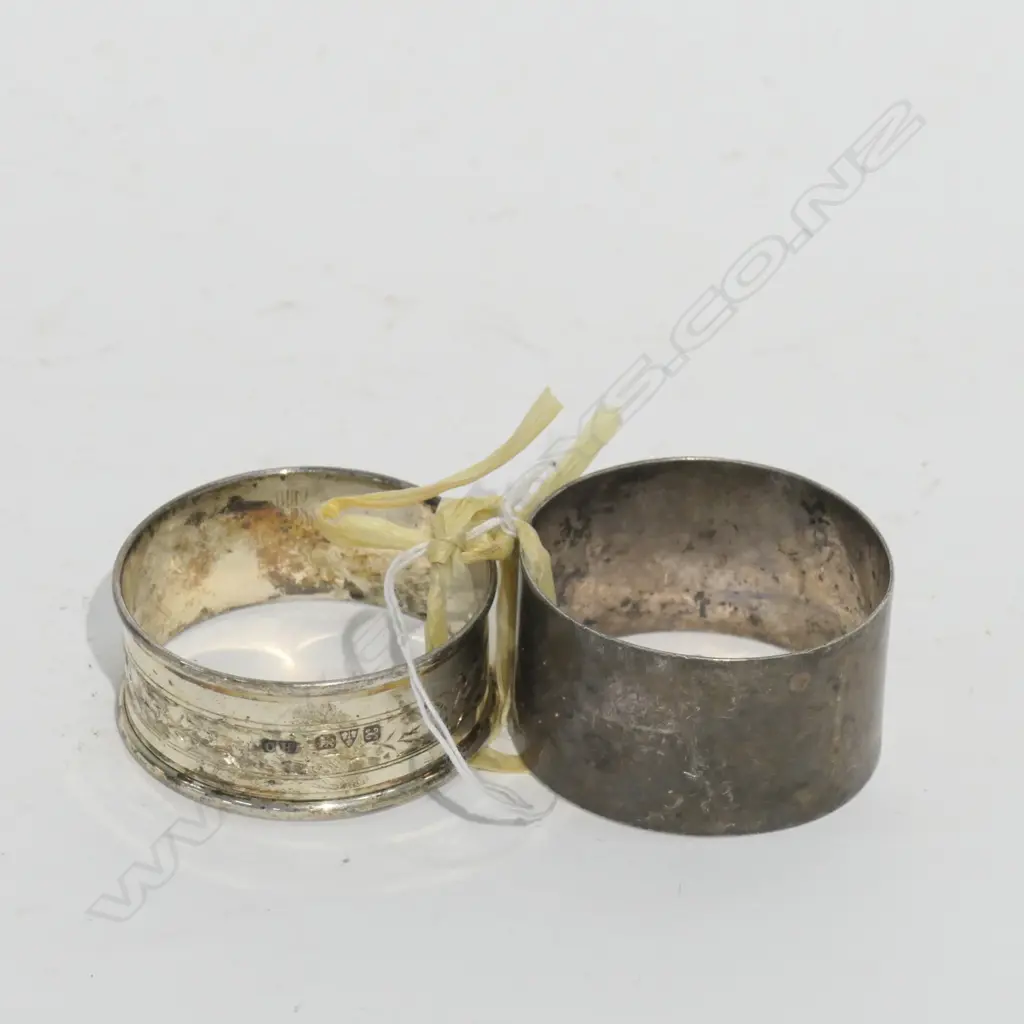 2 SILVER SURVETTE RINGS 39GMS Image 1++