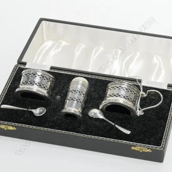 BOXED SILVER CONDIMENT SET 5 PIECE BLUE GLASS LINERS  71 GMS