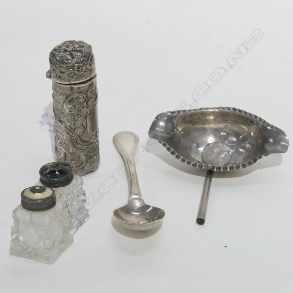 STERLING SPOON / SALTS / HOLDER A/F ETC 110 GMS Image 1++