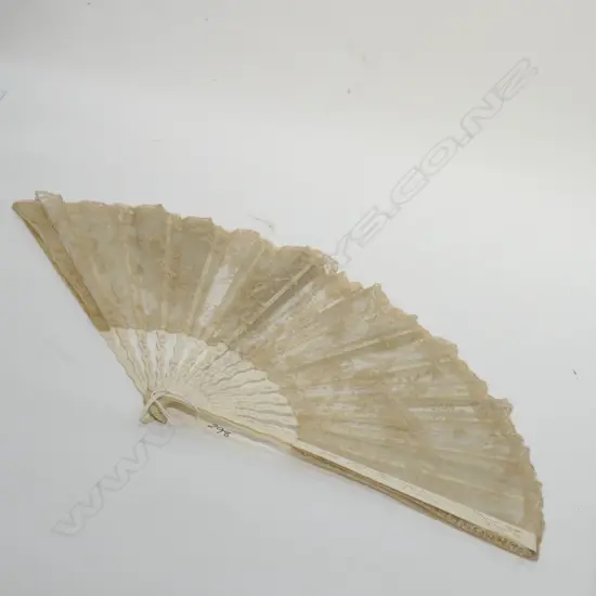 FAUX IVORY VICT. FAN L. 620