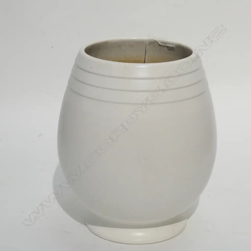 LARGE CROWN LYNN VASE SHAPE # 5 BY ERNEST SHUFFLEBOTHAM H. 240 Image 1++