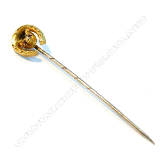 9CT GOLD FOX HEAD STICK PIN WITH RUBY EYES IN BOX