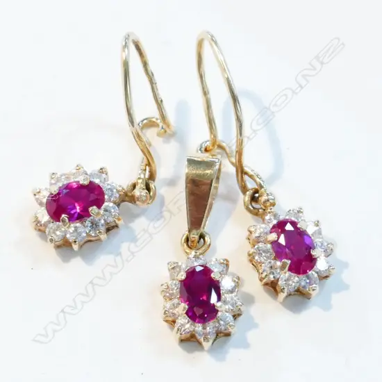 9ct ROSE, RED & WHITE  STONE PENDENT & DROP EARRING SET, CLUSTER DESIGN 