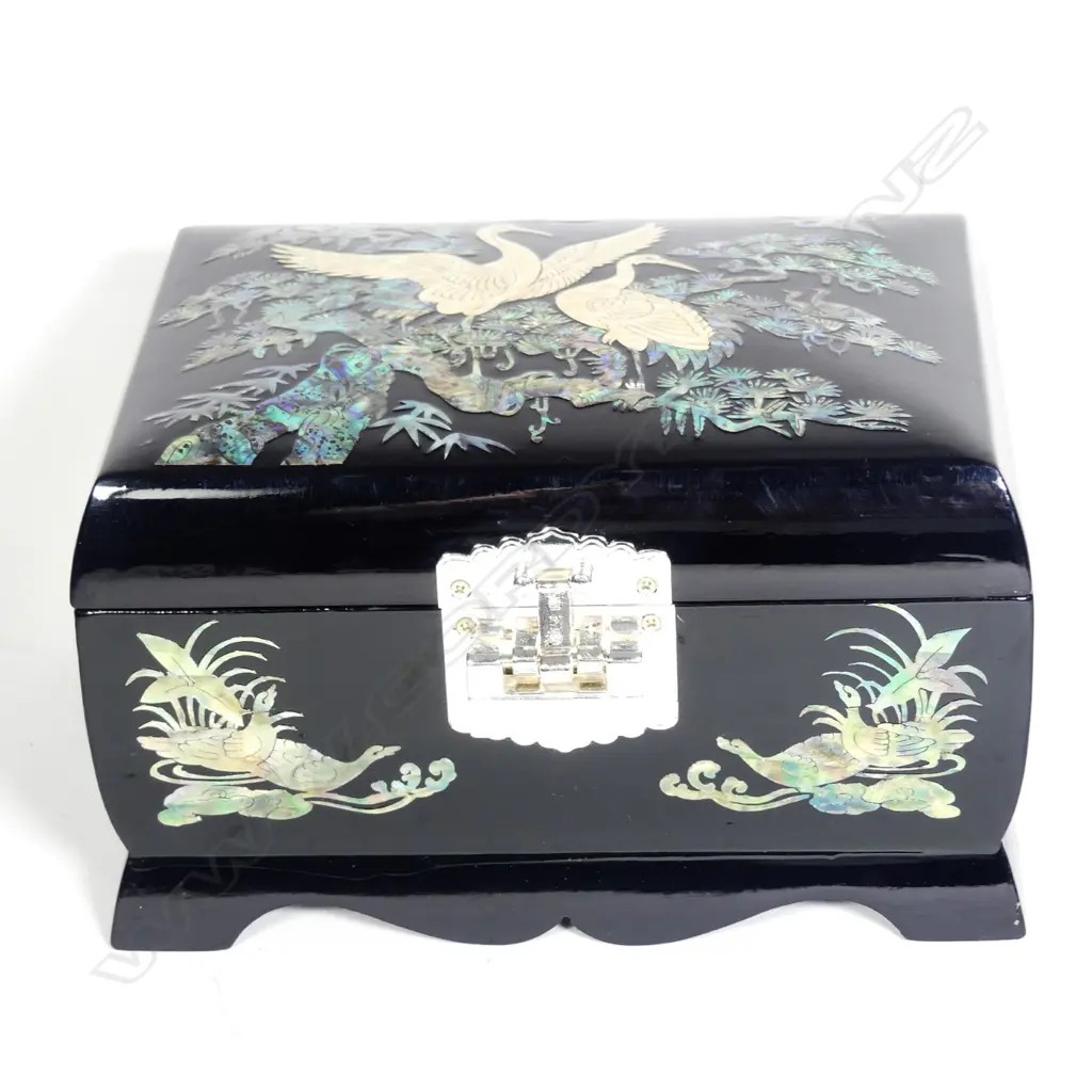 KOREAN SHELL INLAID JEWELLERY BOX Image 1++