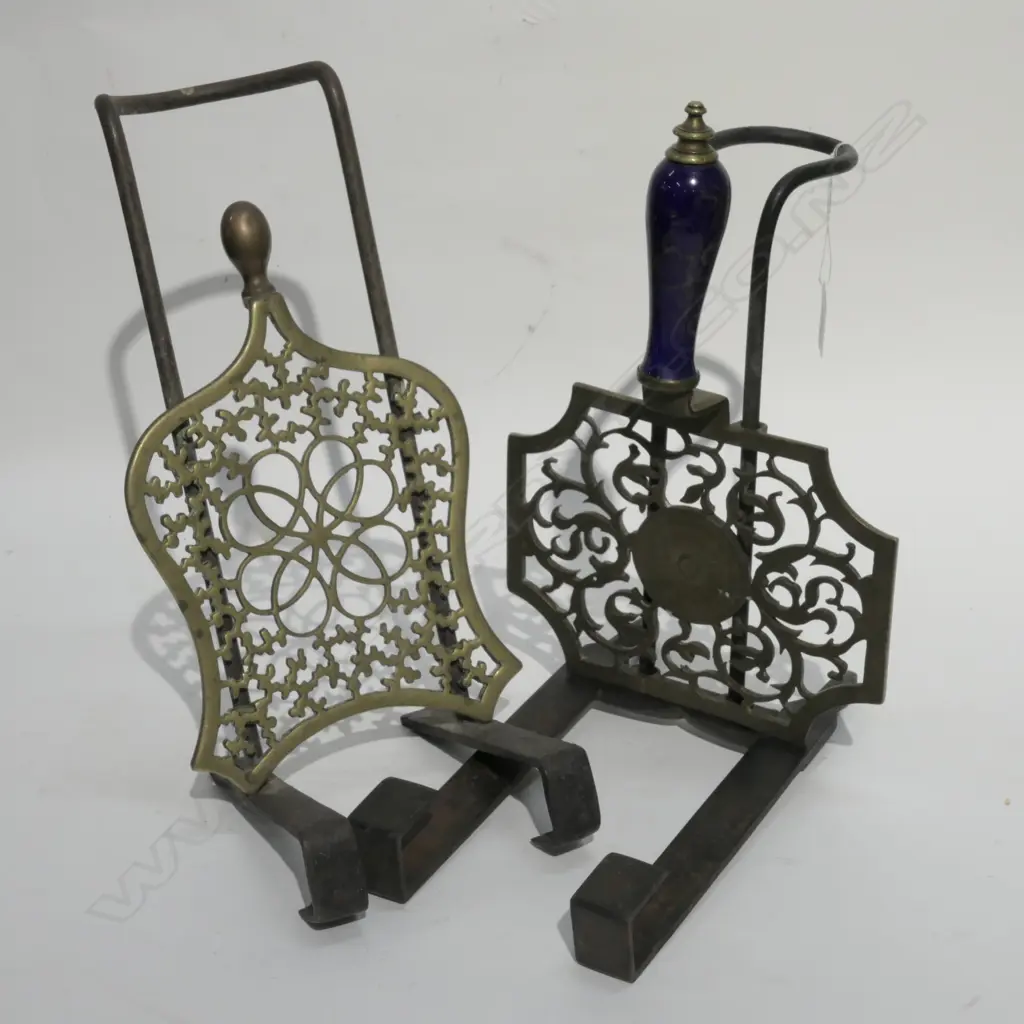 2 VICT TRIVETS Image 1++