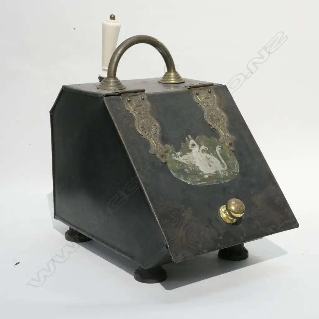 VICT. METAL COAL SCUTTLE Image 1++