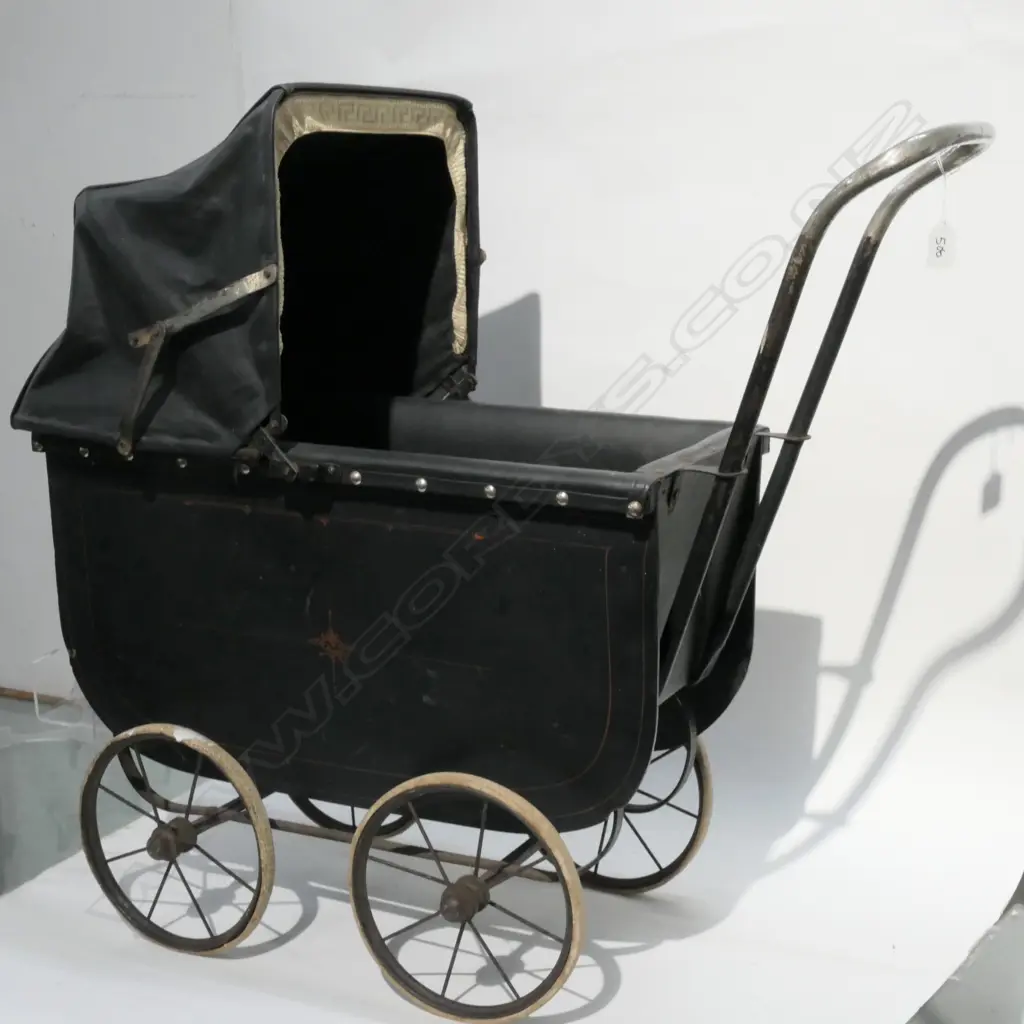 C. 1900 DOLLS PRAM L. 750MM Image 1++