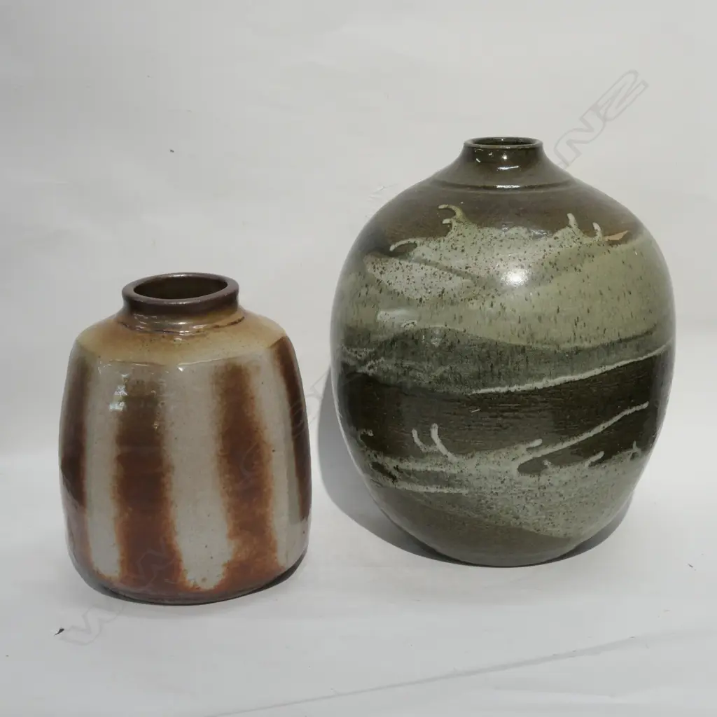 TWO LARGE CERAMIC VESSELS Image 1++